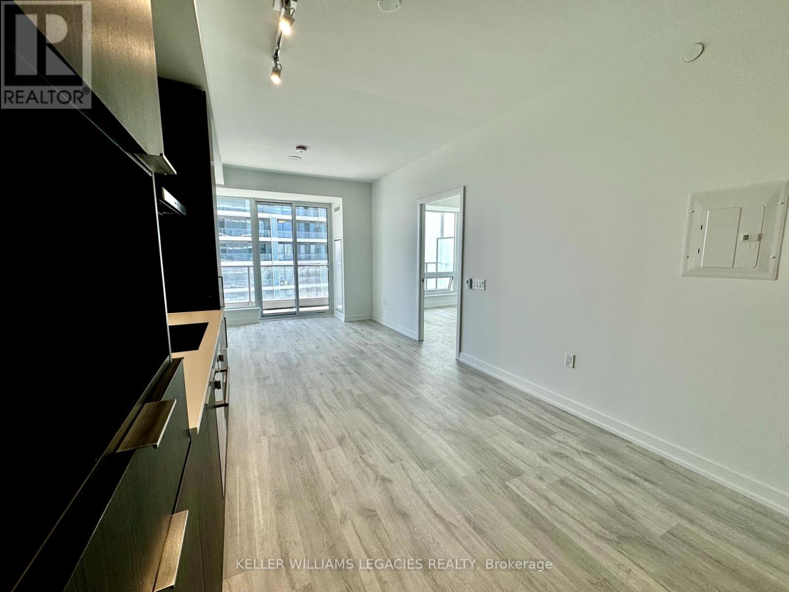 2006 - 7 Golden Lion Heights, Toronto, Ontario  M2M 0C1 - Photo 6 - C12103296