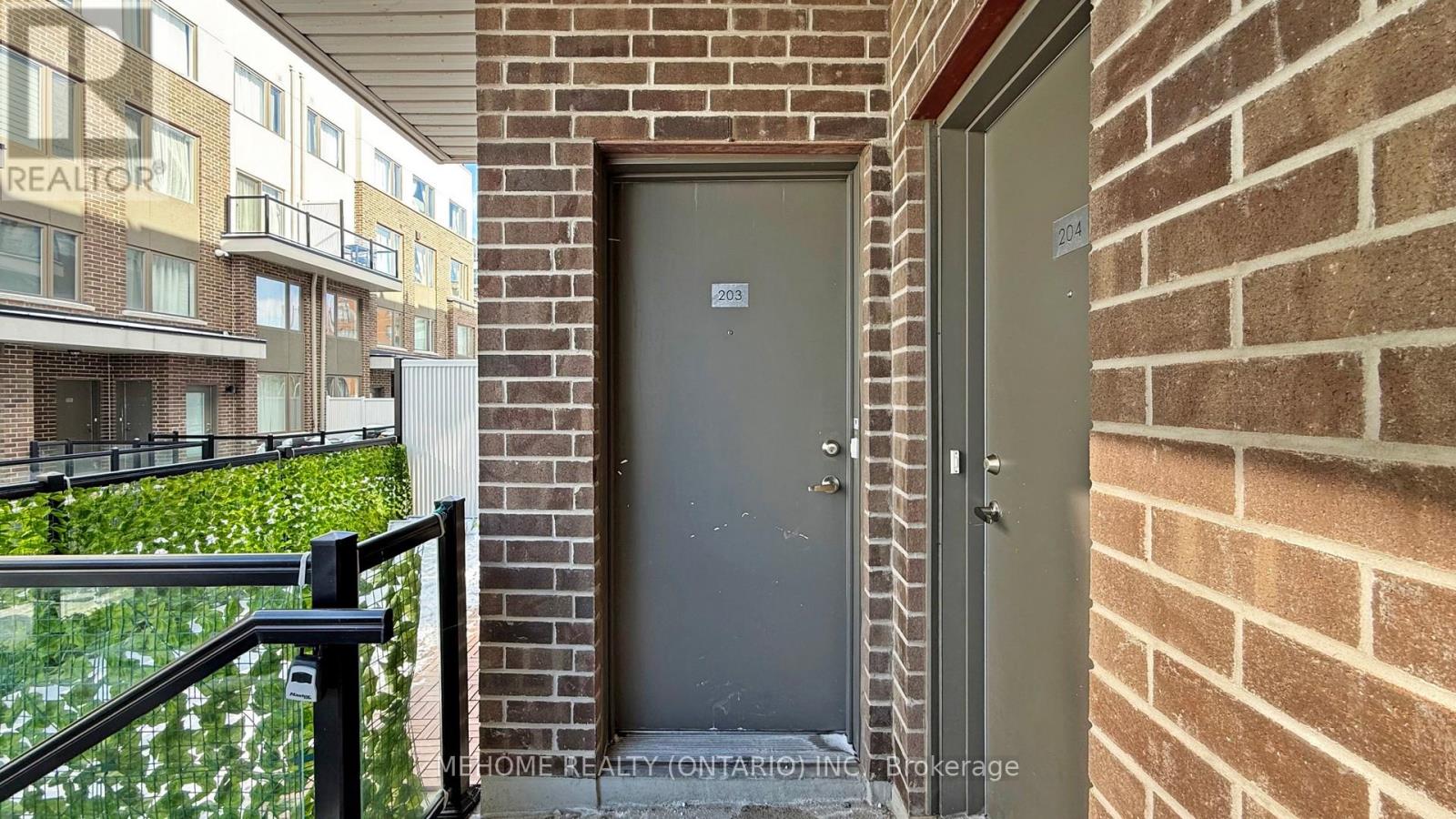 Property at 203 - 1460 WHITES ROAD image 4