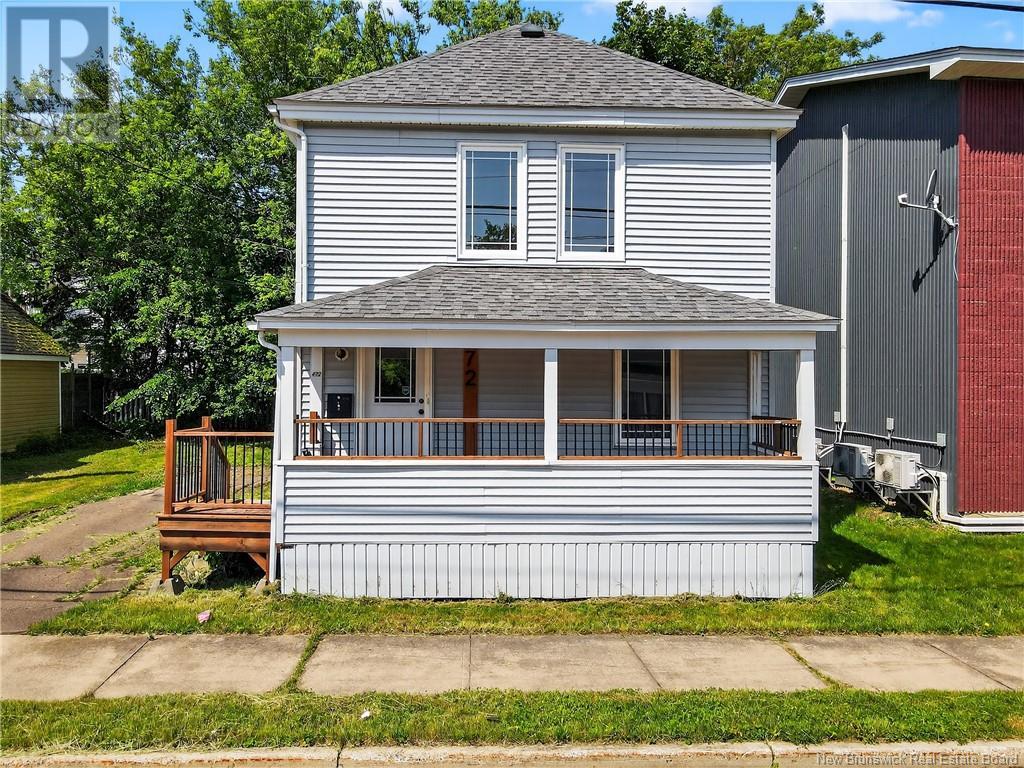 Property at 472 Robinson Street image 2