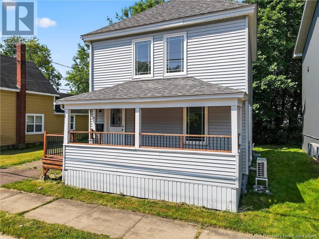 Property at 472 Robinson Street image 3