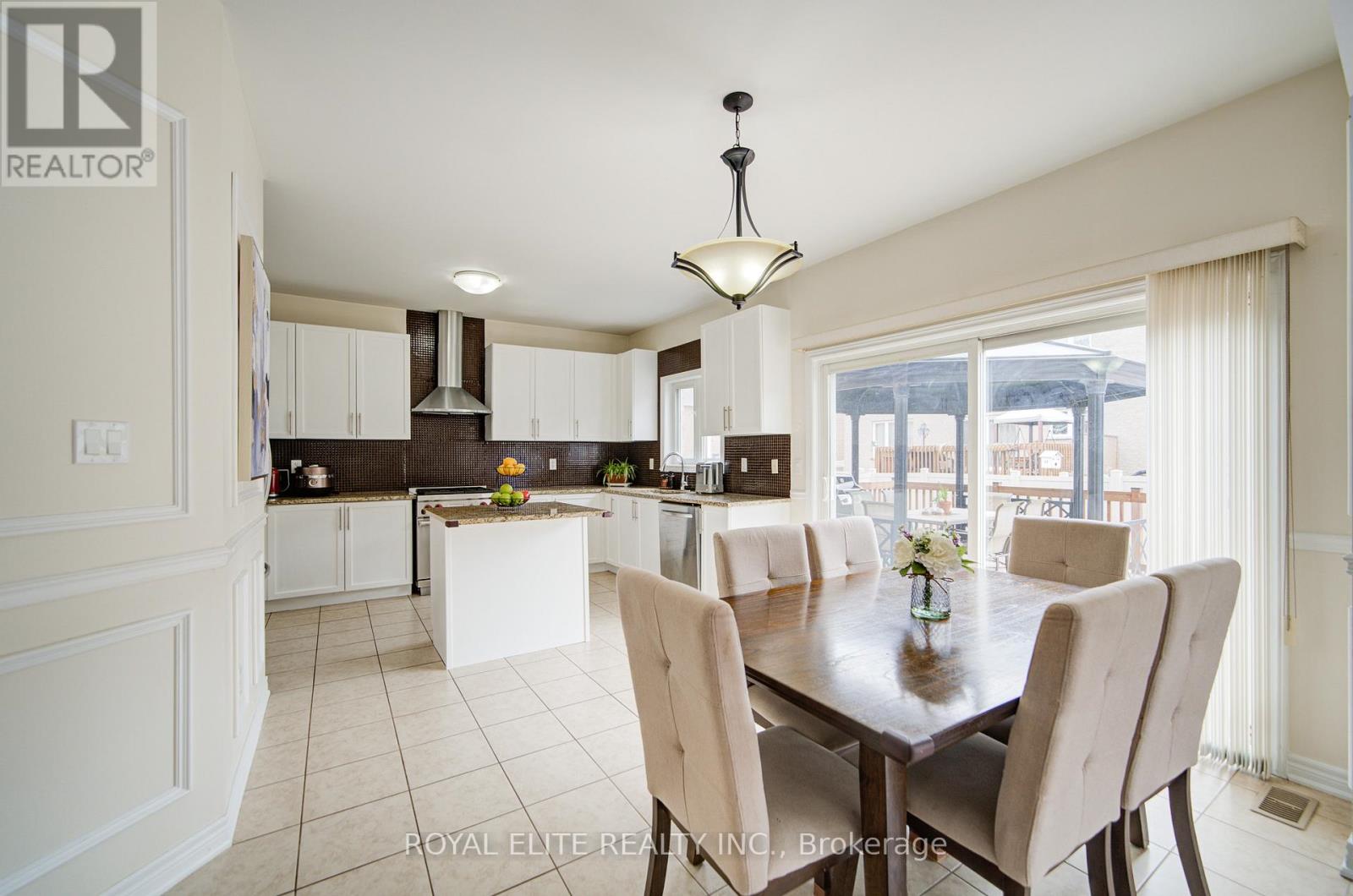11 Amstel Avenue, Richmond Hill, Ontario  L4E 0P7 - Photo 11 - N12103356