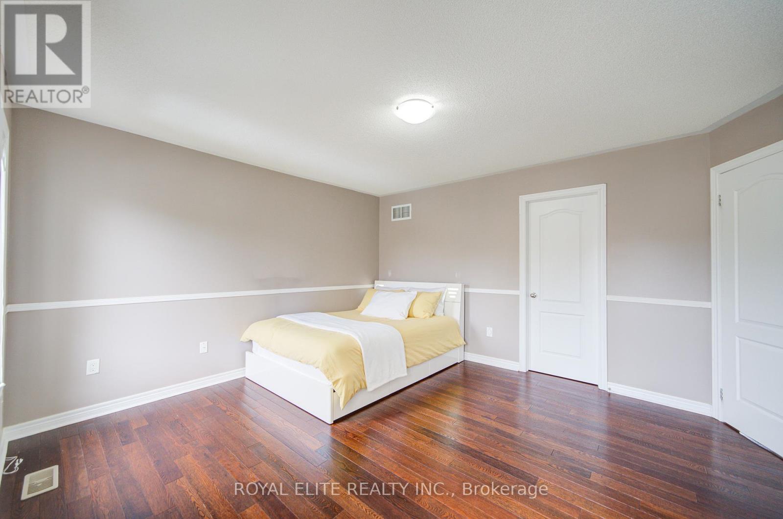 11 Amstel Avenue, Richmond Hill, Ontario  L4E 0P7 - Photo 38 - N12103356