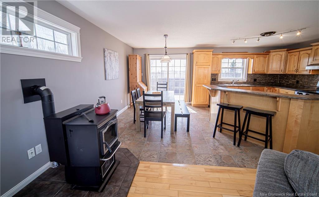 45 Dawson Drive, Oromocto, New Brunswick  E2V 4S9 - Photo 12 - NB115798