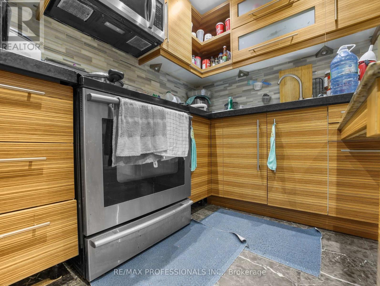 41 Elliott Avenue, Hamilton, Ontario  L8T 2H7 - Photo 6 - X12103324