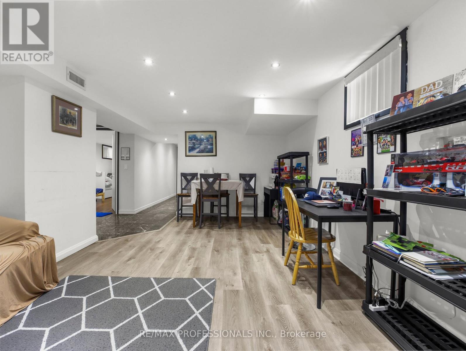 41 Elliott Avenue, Hamilton, Ontario  L8T 2H7 - Photo 7 - X12103324