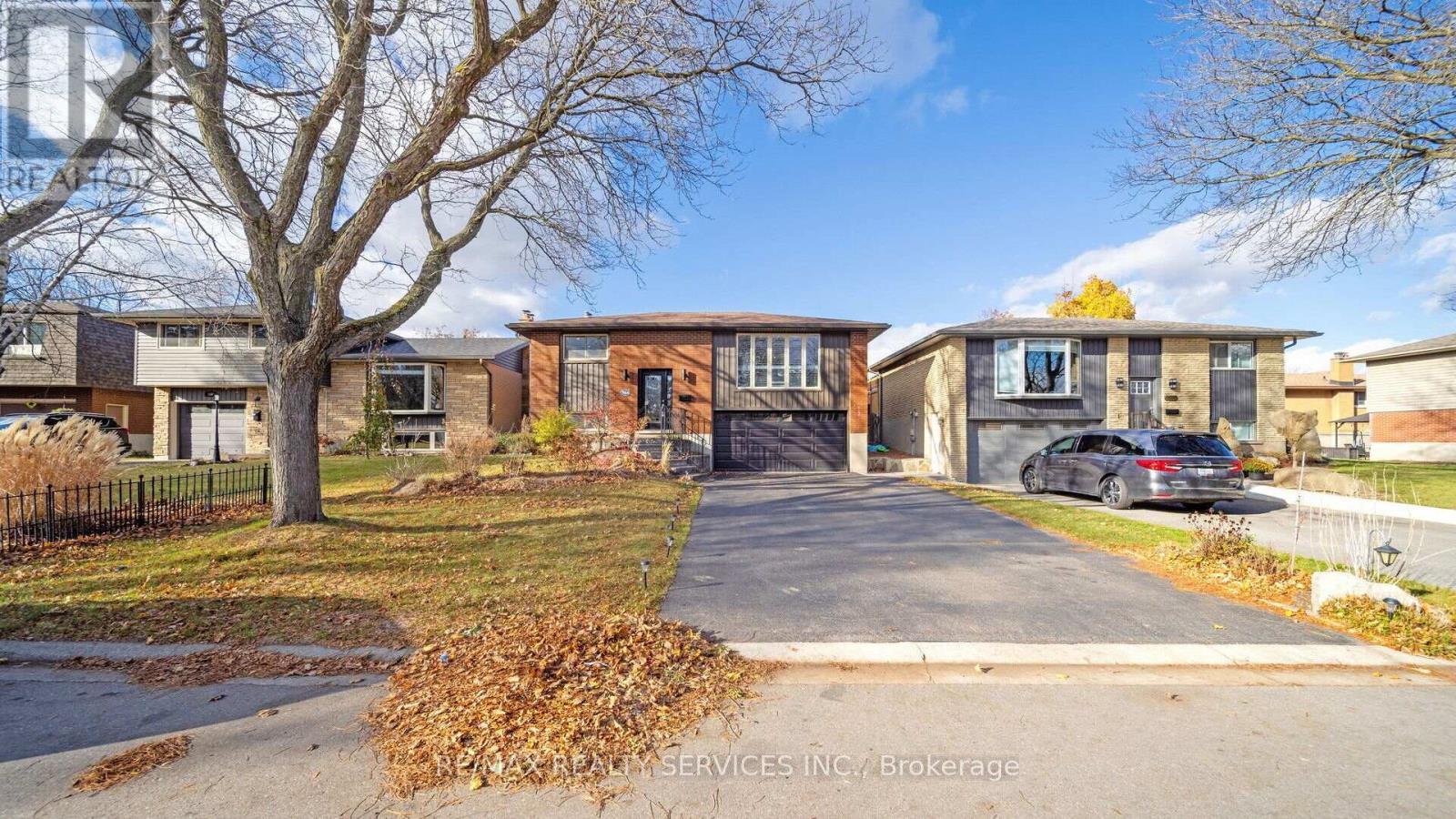 Property at 364 ROSELAWN PLACE SE image 3