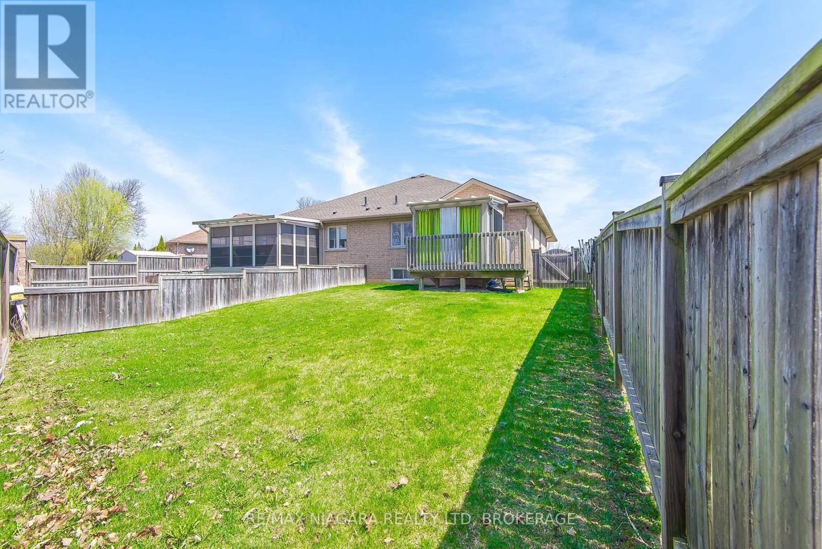 67 Bridgewater Court, Welland, Ontario  L3C 7M6 - Photo 10 - X12103375