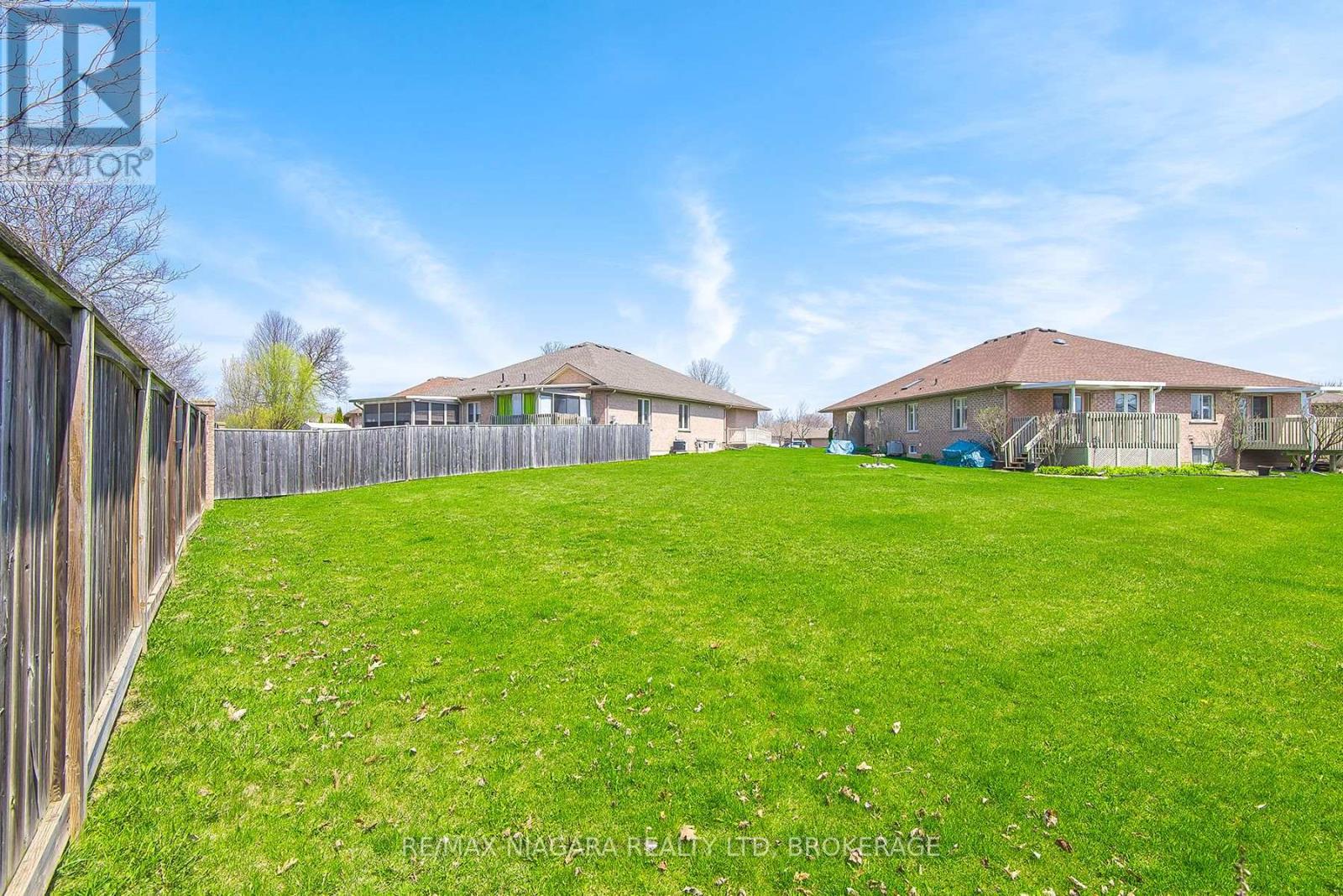 67 Bridgewater Court, Welland, Ontario  L3C 7M6 - Photo 12 - X12103375