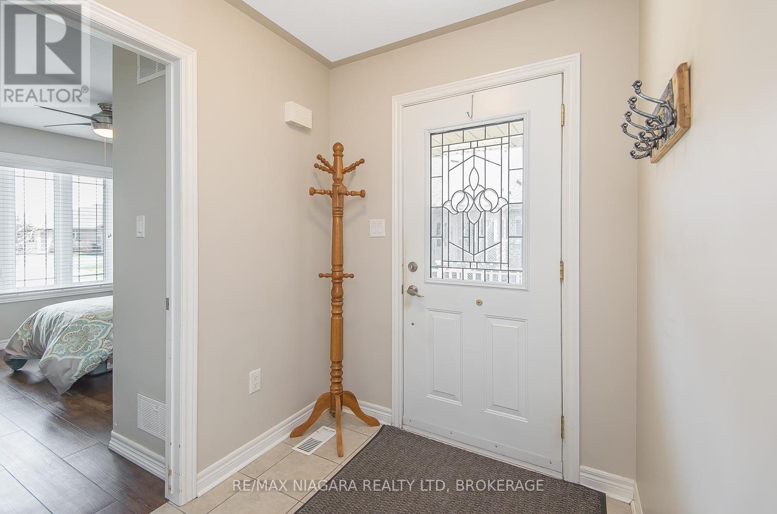 67 Bridgewater Court, Welland, Ontario  L3C 7M6 - Photo 13 - X12103375