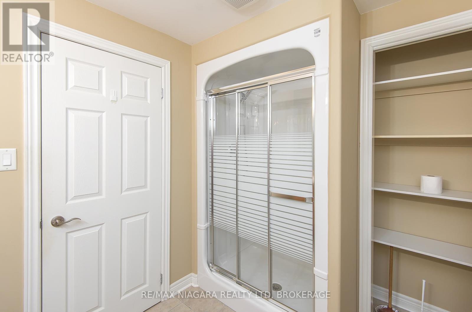 67 Bridgewater Court, Welland, Ontario  L3C 7M6 - Photo 35 - X12103375