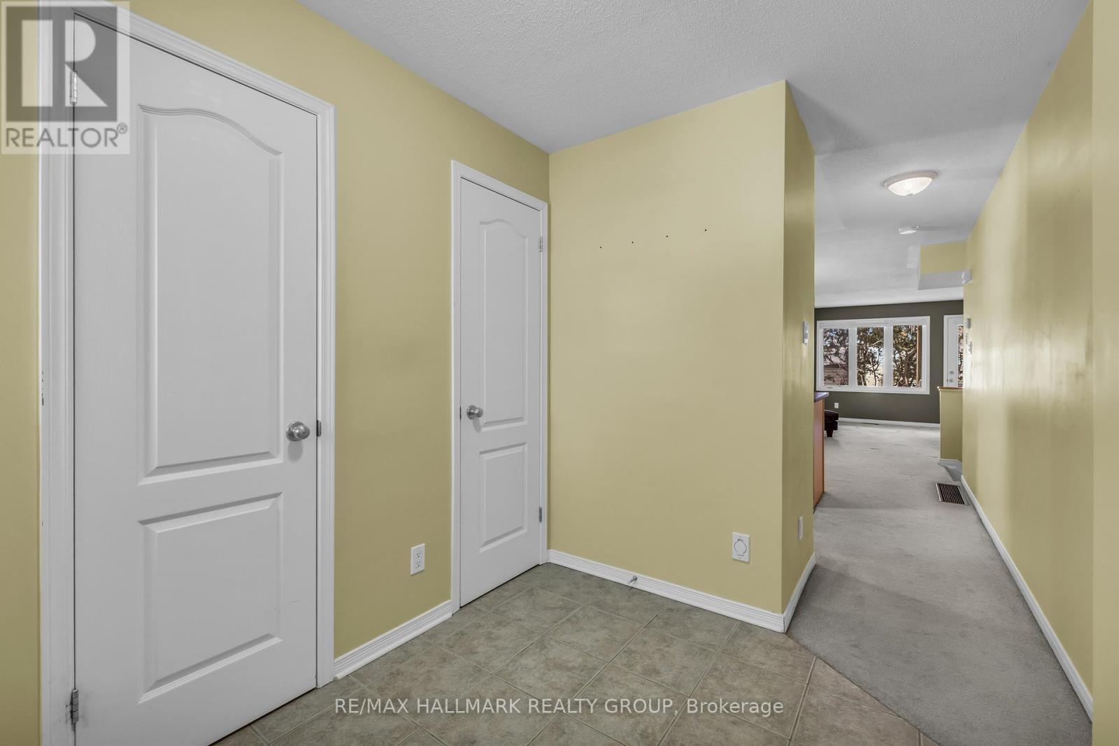 Property at 22 STRATHAVEN PRIVATE image 4