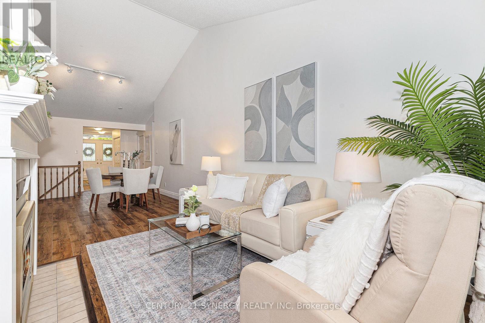Property at 44 INNESBROOK COURT image 4