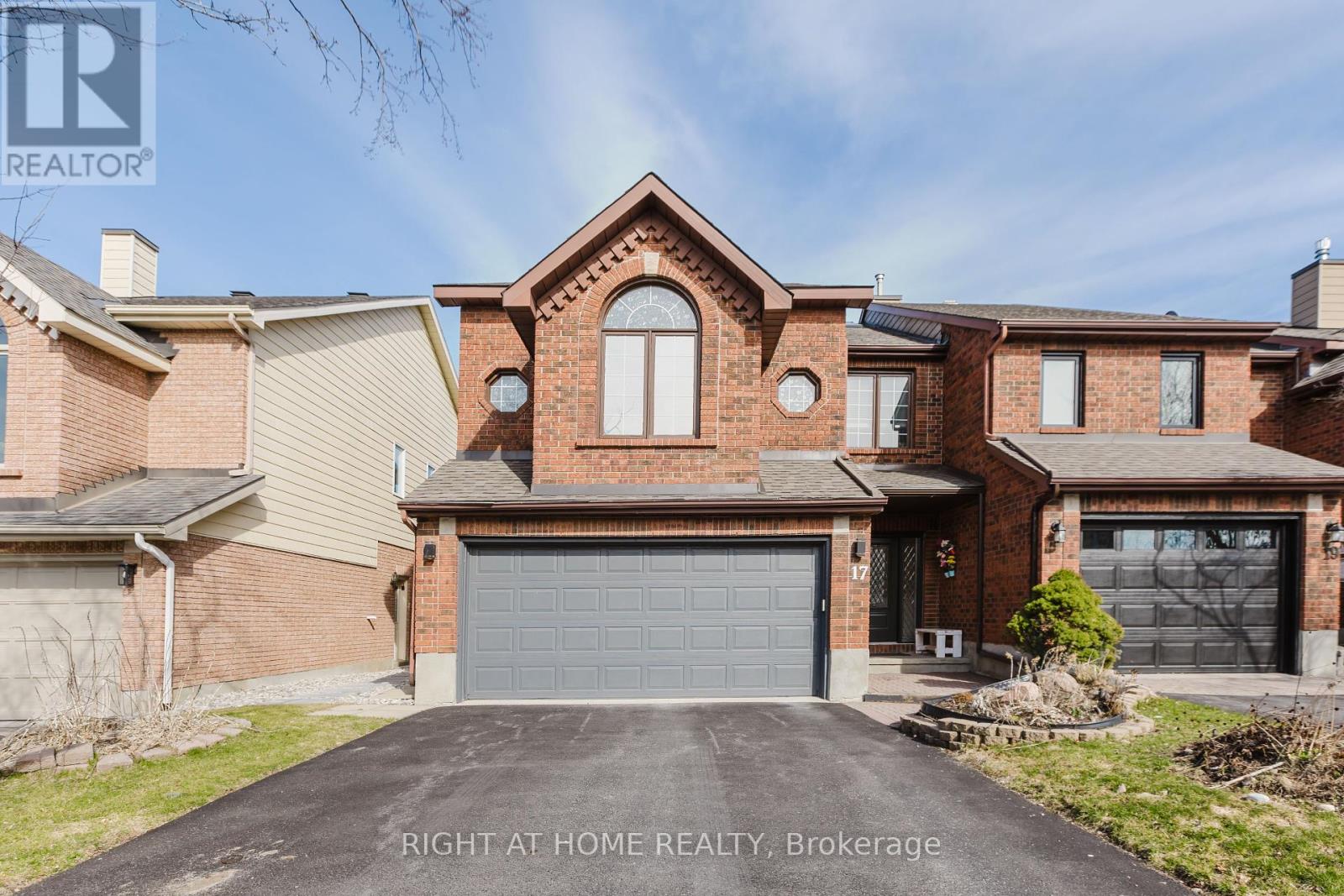 Property at 17 WINDEYER CRESCENT E image 3