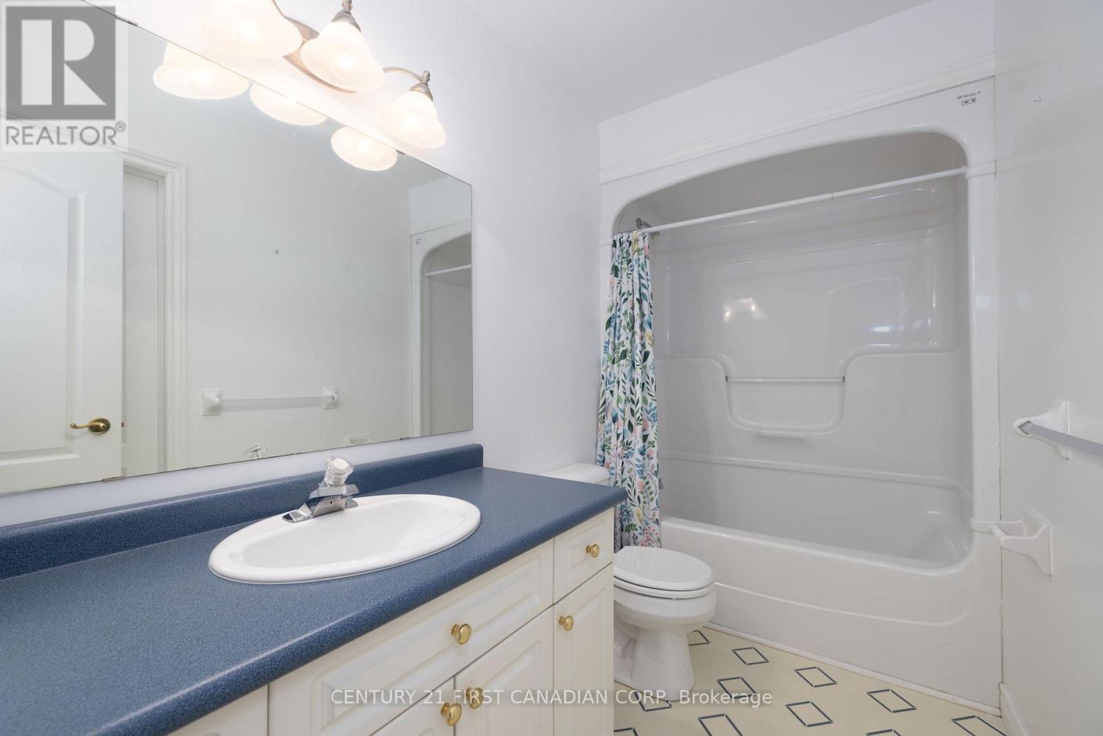 Photo 32 of 49 for 12626 Ilderton Road