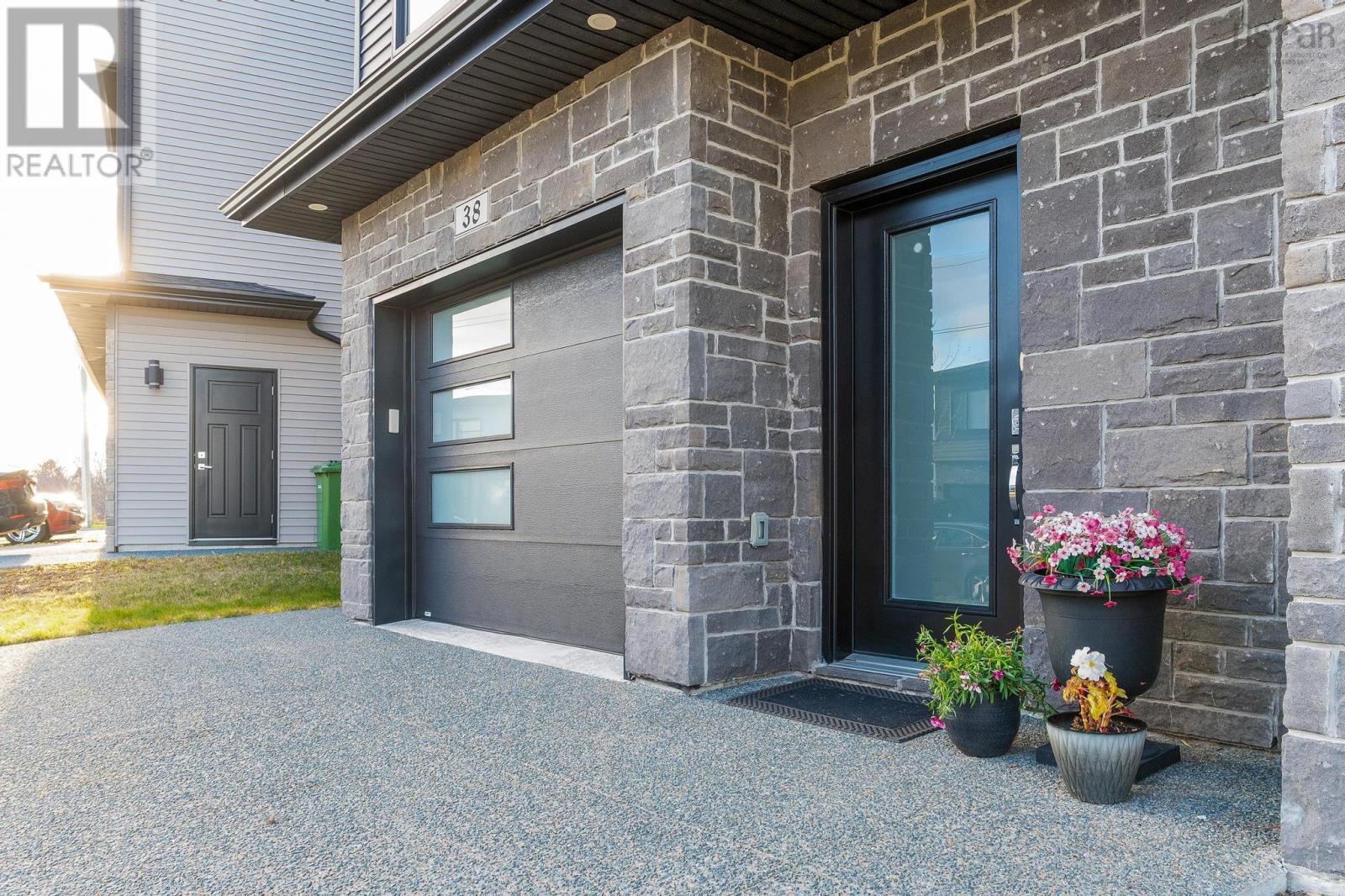 Property at 38 Grenoble Court image 5
