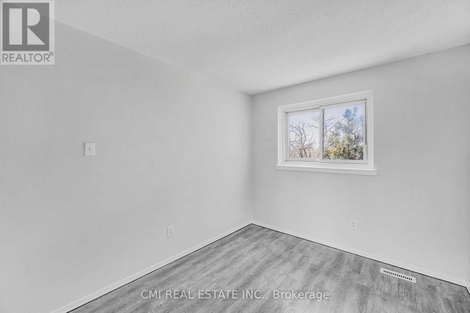 17 Maplestone Avenue, Sarnia, Ontario  N7S 4X1 - Photo 26 - X12103360