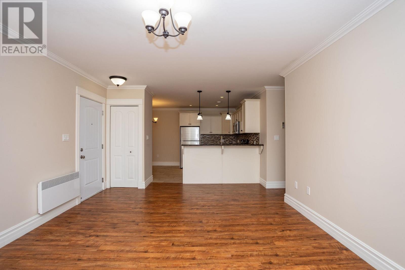Property at 203 36 Ducks Landing image 4