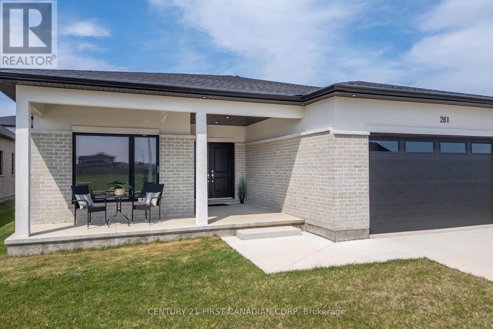 261 Stathis Boulevard, Sarnia, Ontario  N5S 0A8 - Photo 2 - X12102695