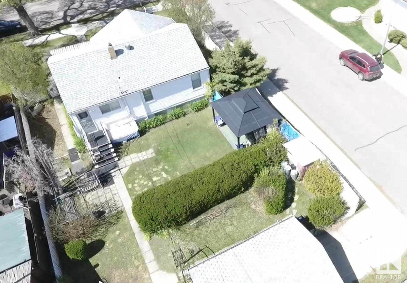 Property at 9019 89 ST NW image 1