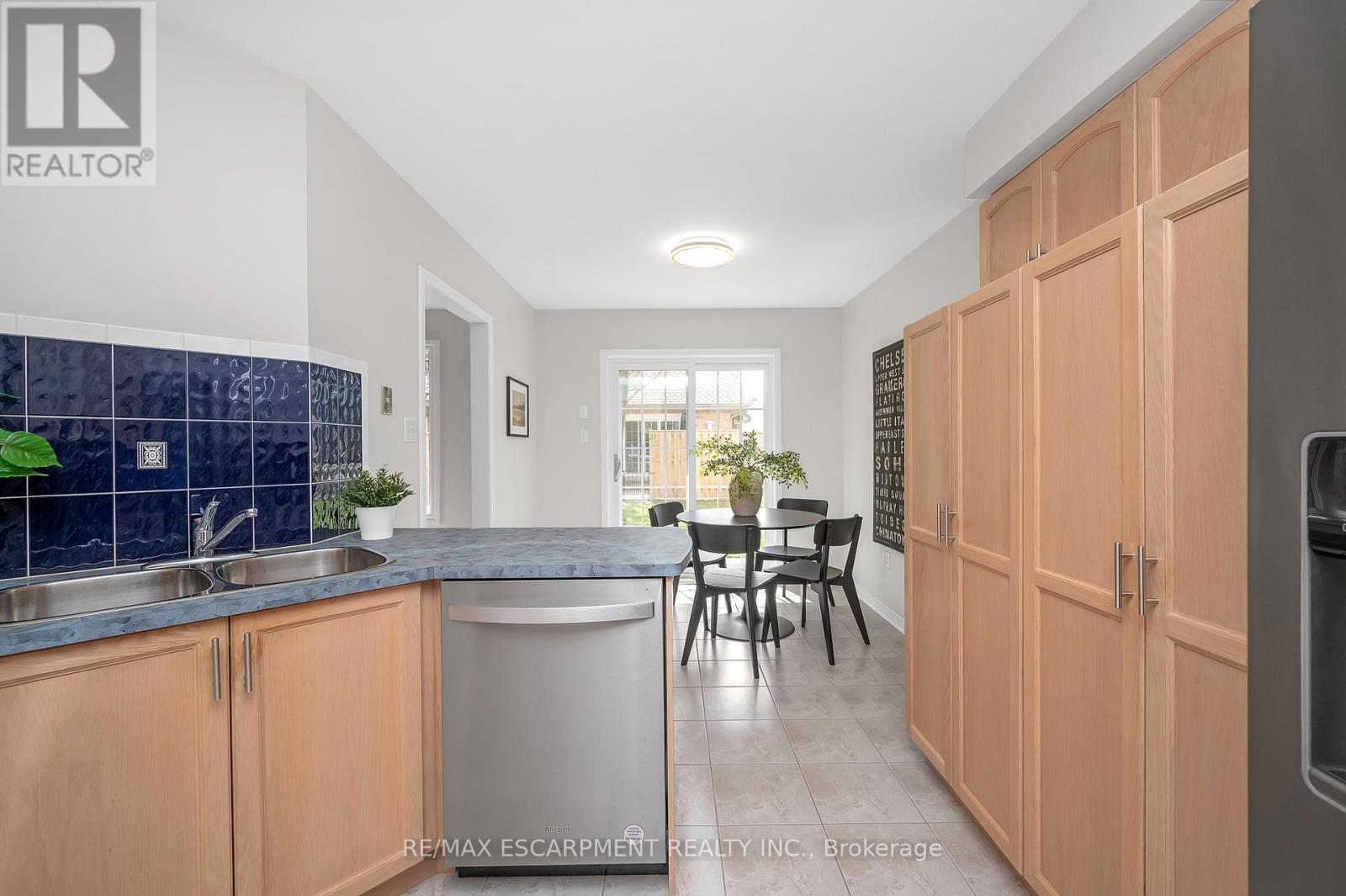 10 - 4275 Millcroft Park Drive, Burlington (Rose), Ontario  L7M 4L9 - Photo 12 - W12103424