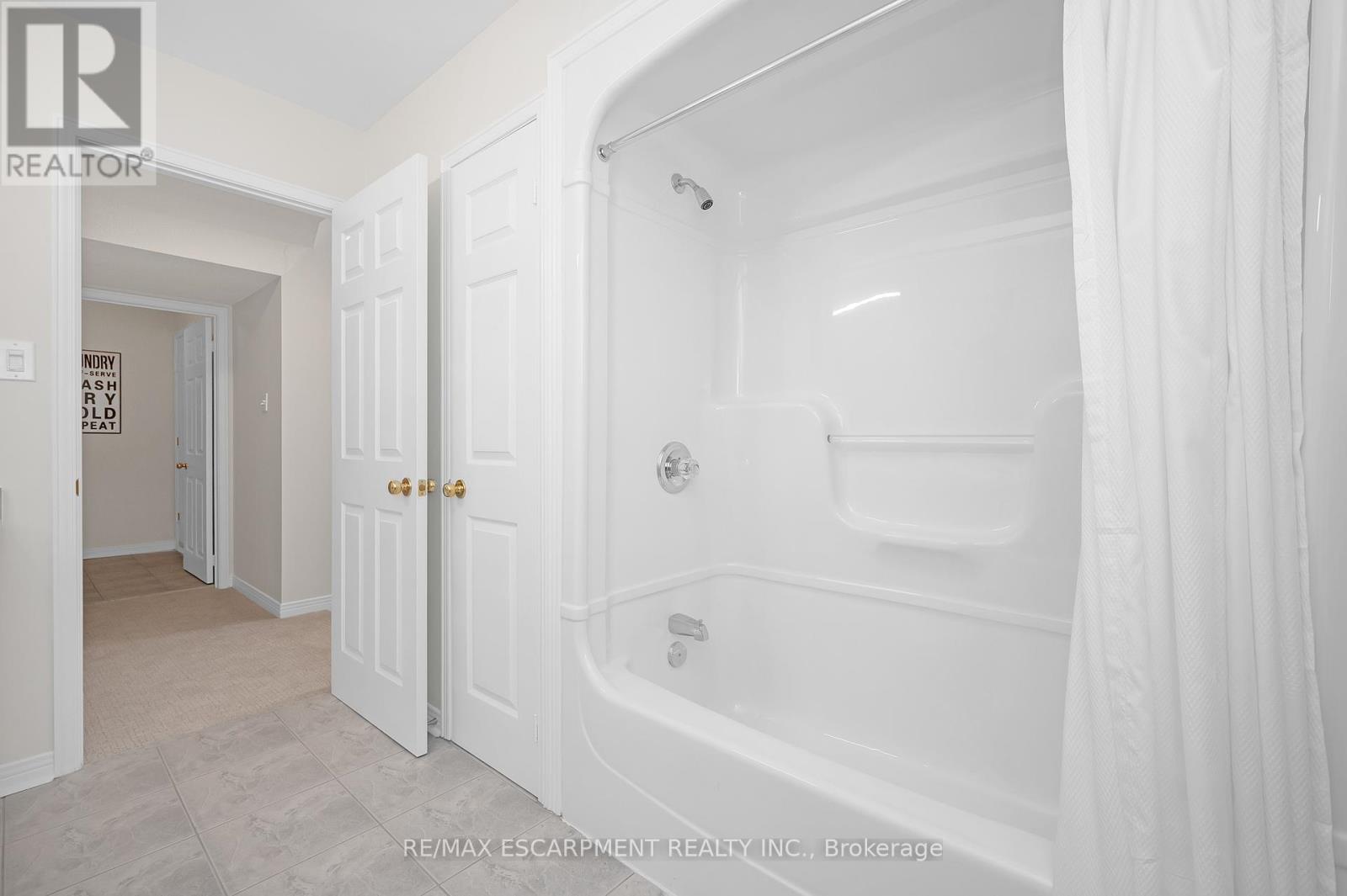10 - 4275 Millcroft Park Drive, Burlington (Rose), Ontario  L7M 4L9 - Photo 24 - W12103424