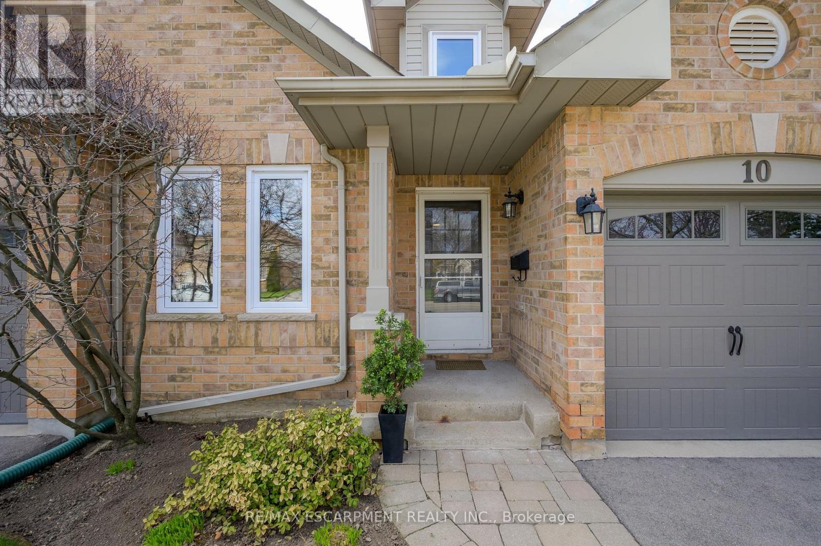 10 - 4275 Millcroft Park Drive, Burlington (Rose), Ontario  L7M 4L9 - Photo 4 - W12103424