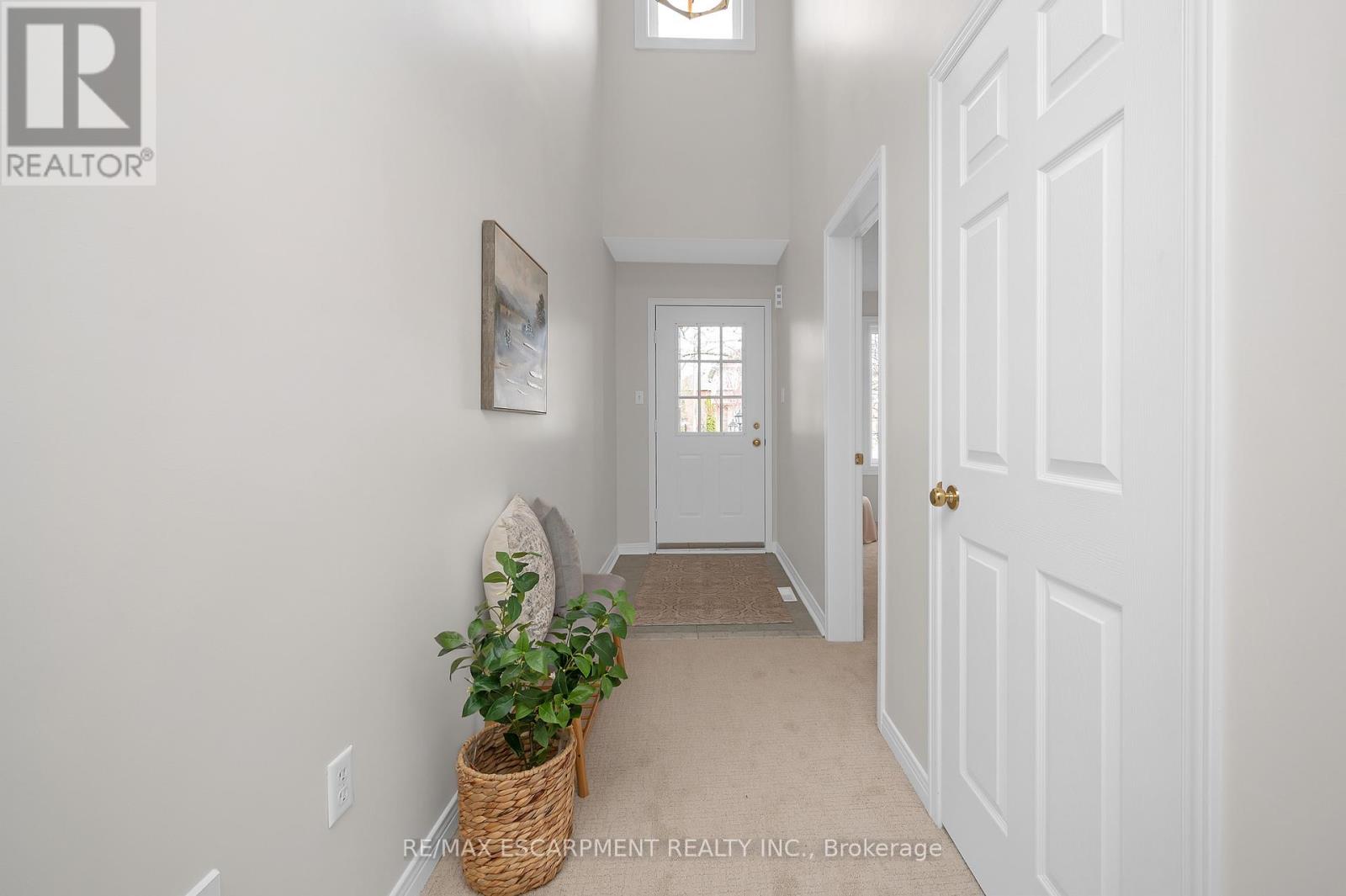 10 - 4275 Millcroft Park Drive, Burlington (Rose), Ontario  L7M 4L9 - Photo 6 - W12103424