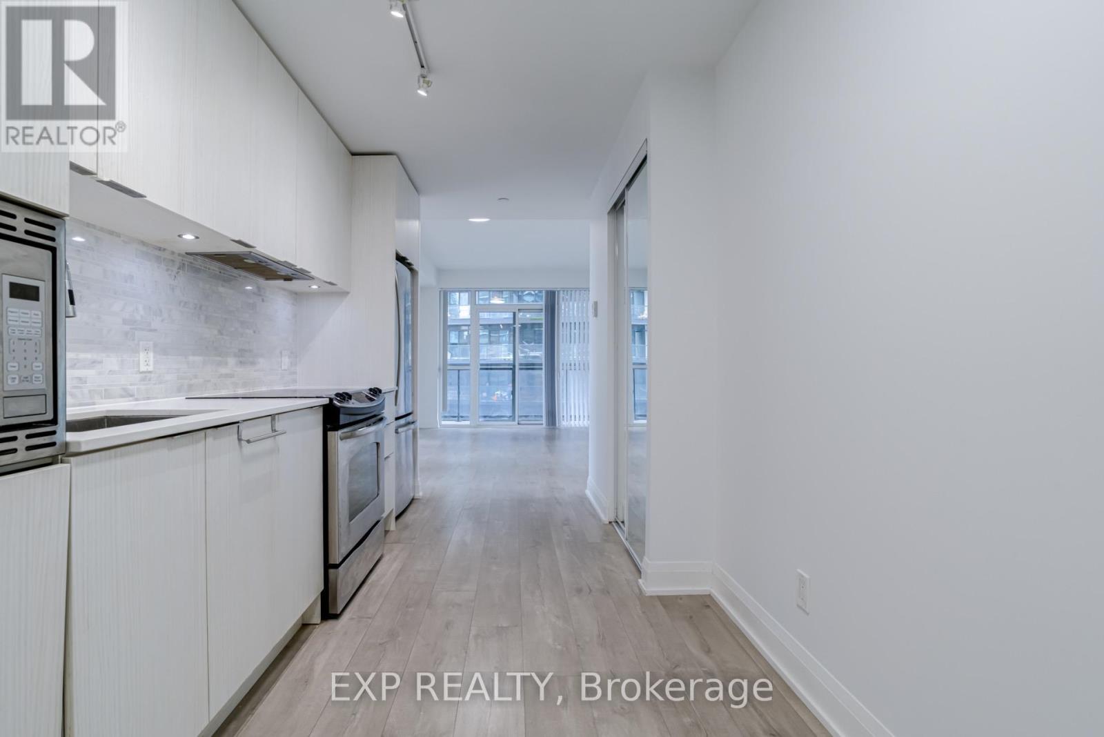 1009 - 110 Marine Parade Drive, Toronto, Ontario  M8V 0A3 - Photo 4 - W12103429