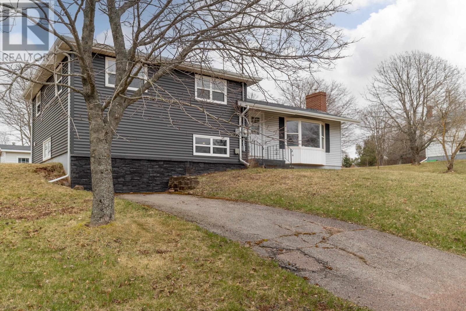Property at 9 Davison Street image 2
