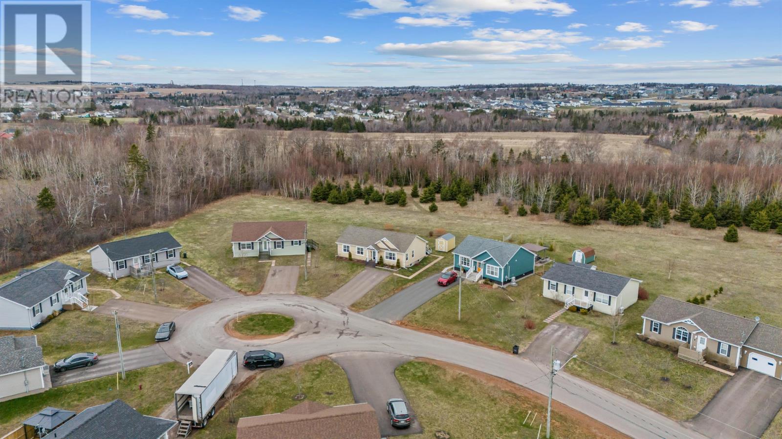Property at 20 Tide View Court image 3