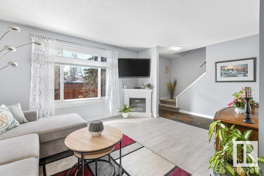 Property at 160 PRIMROSE GARDENS GD NW image 1
