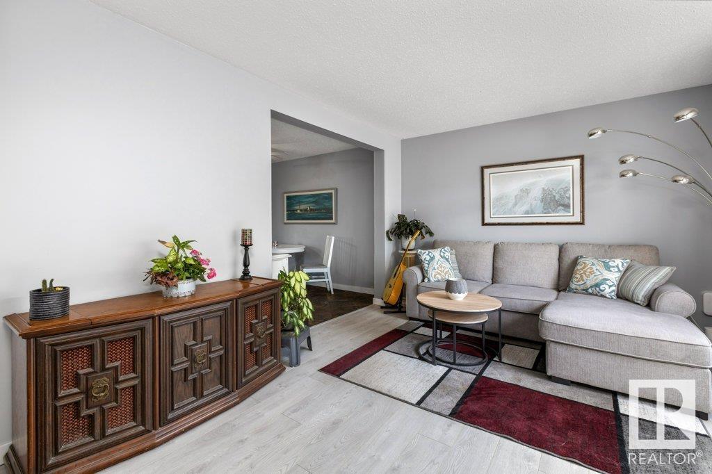 Property at 160 PRIMROSE GARDENS GD NW image 3