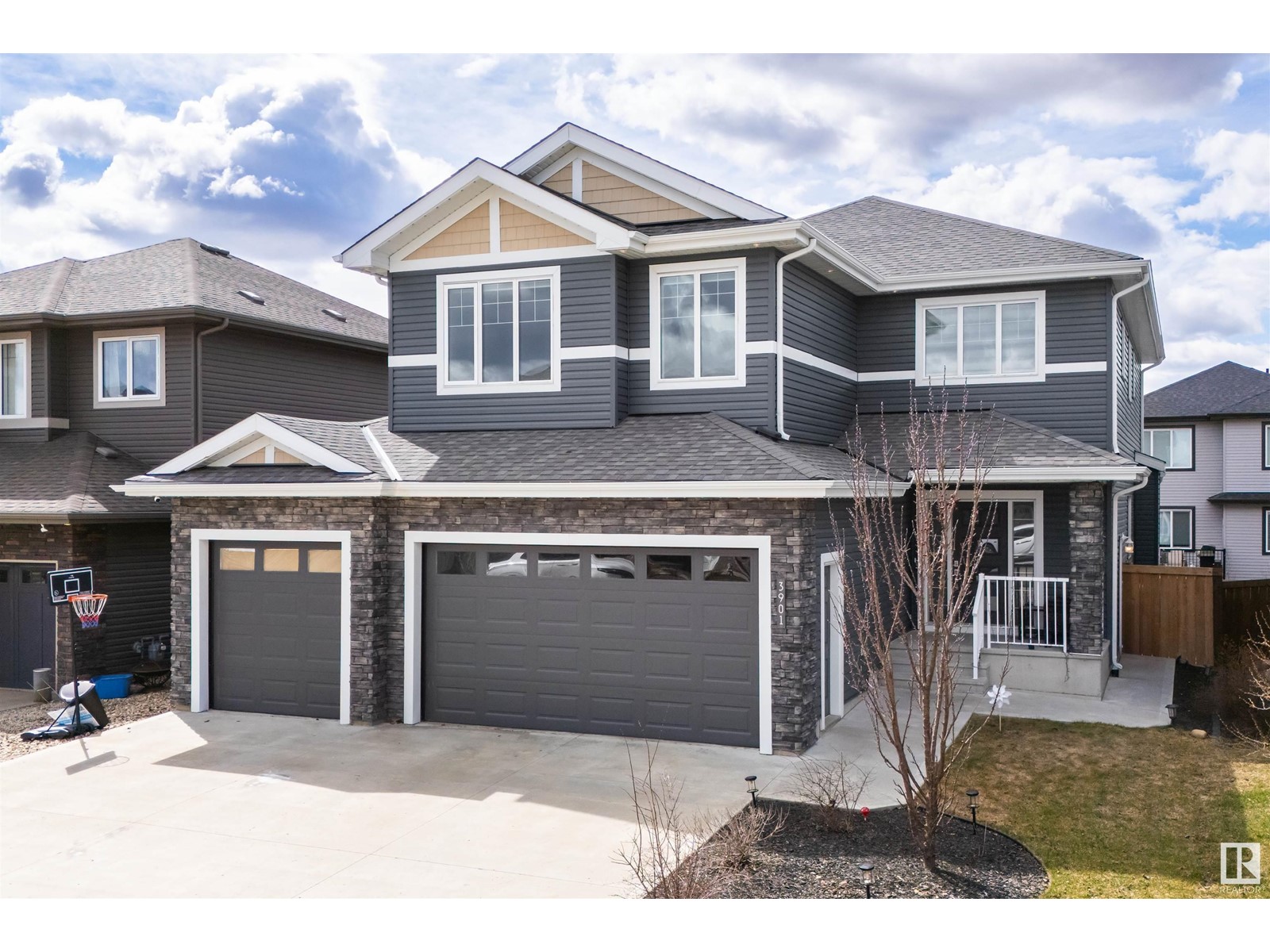 Property at 3901 44 AV image 1
