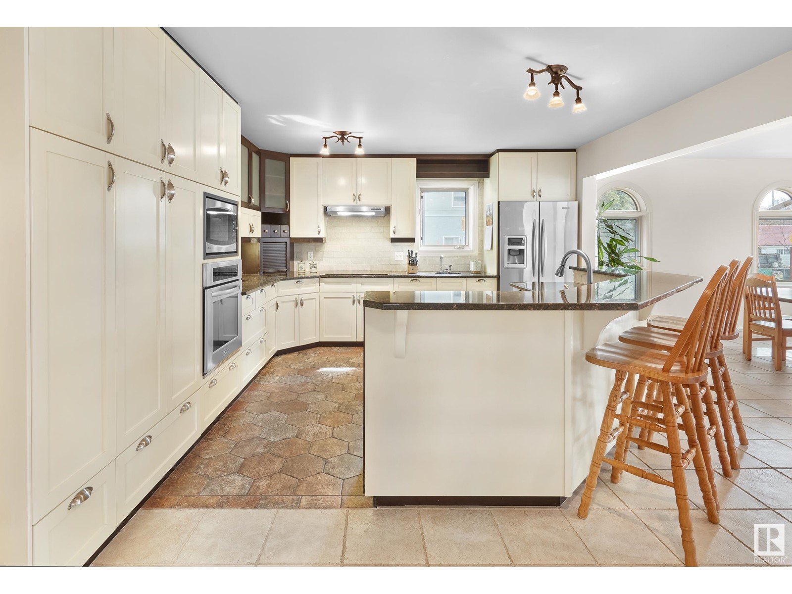 Property at 10945 UNIVERSITY AV NW image 4