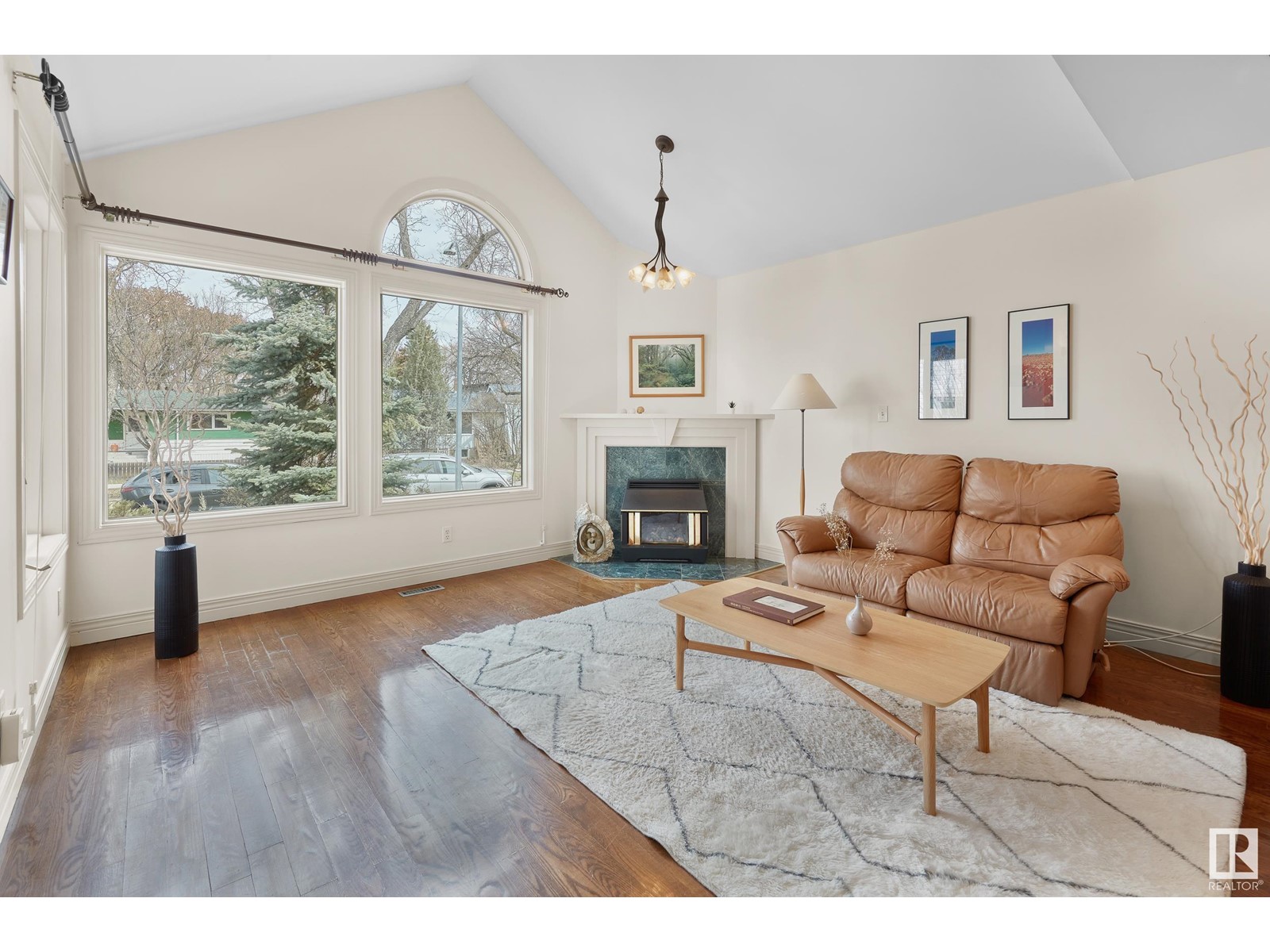 Property at 10945 UNIVERSITY AV NW image 1