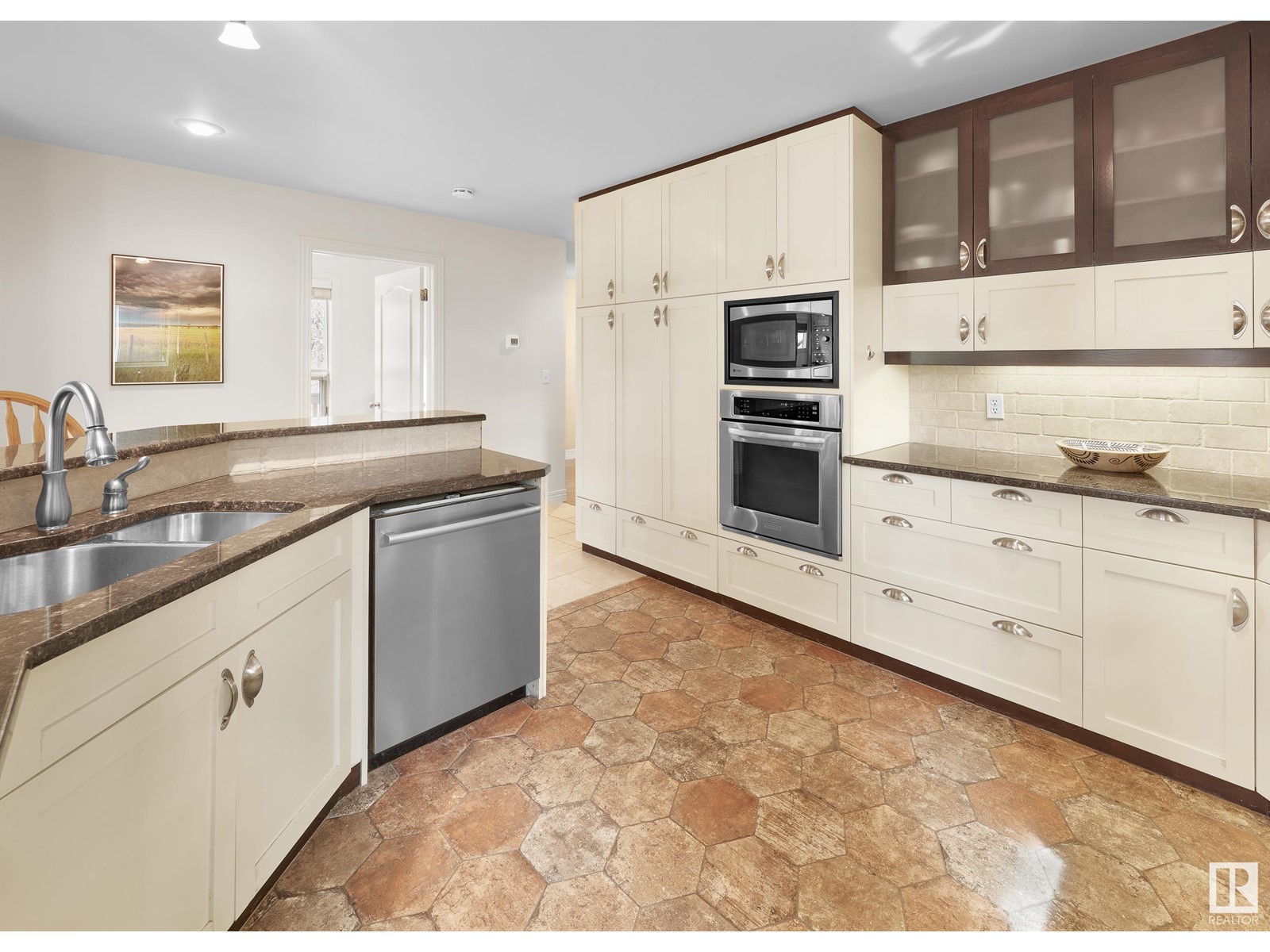 Property at 10945 UNIVERSITY AV NW image 5