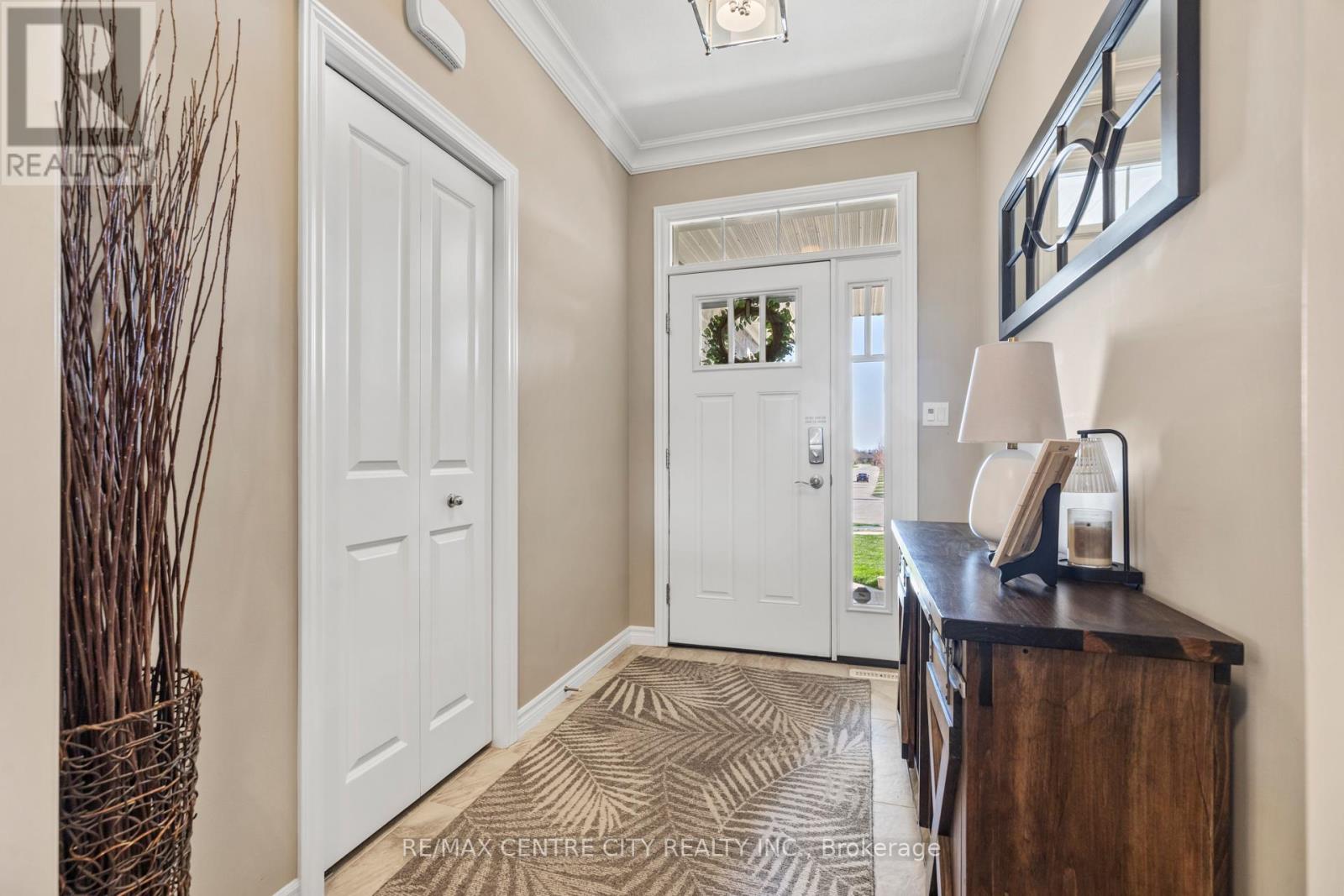40 Blairmont Terrace, St. Thomas, Ontario  N5R 0E1 - Photo 3 - X12103500