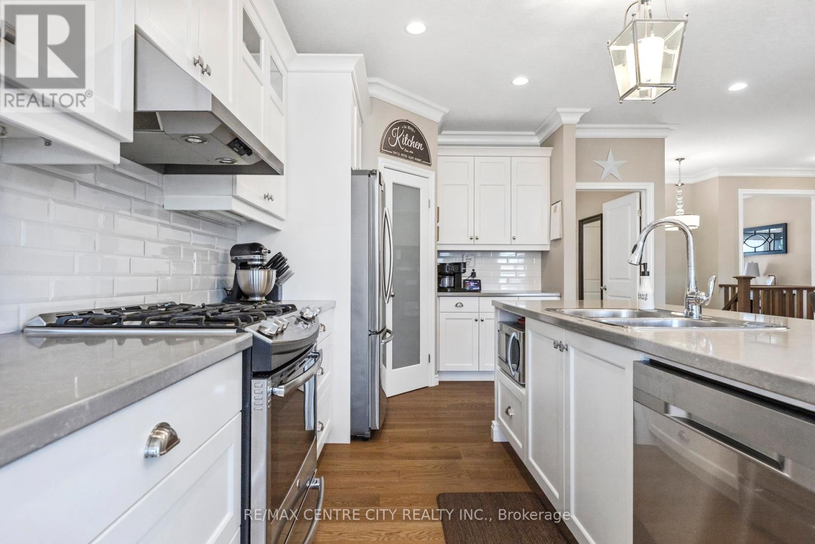 40 Blairmont Terrace, St. Thomas, Ontario  N5R 0E1 - Photo 5 - X12103500