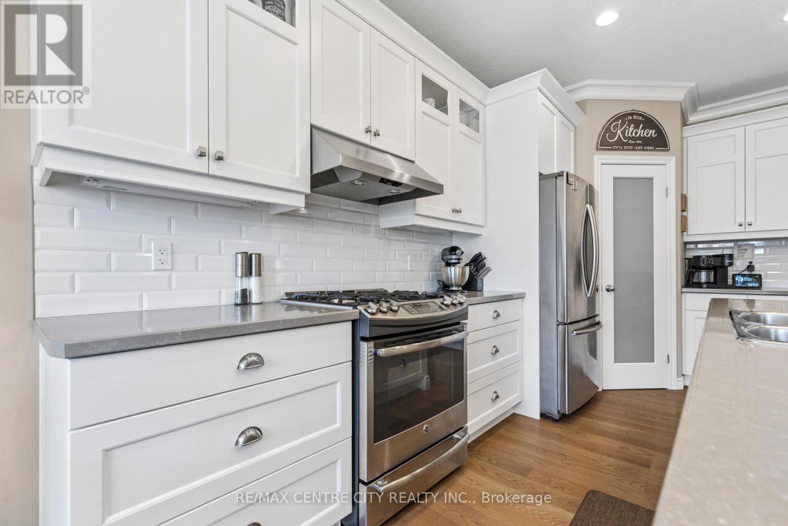 40 Blairmont Terrace, St. Thomas, Ontario  N5R 0E1 - Photo 7 - X12103500