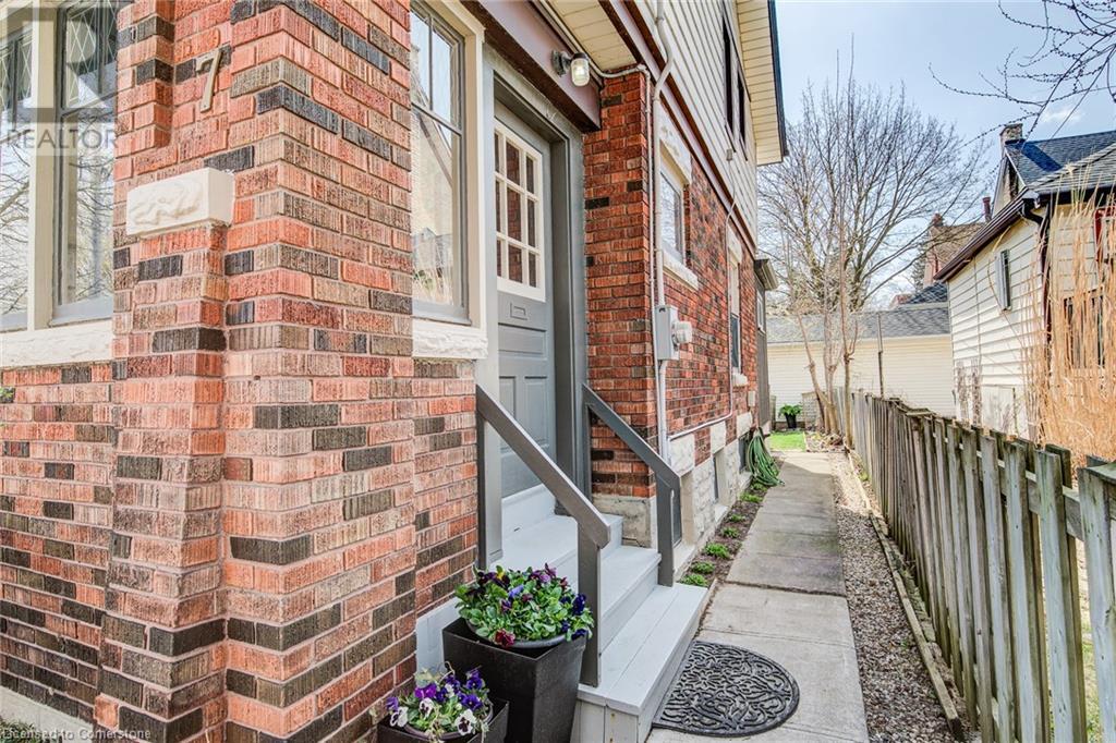 Property at 7 DEKAY Street image 5