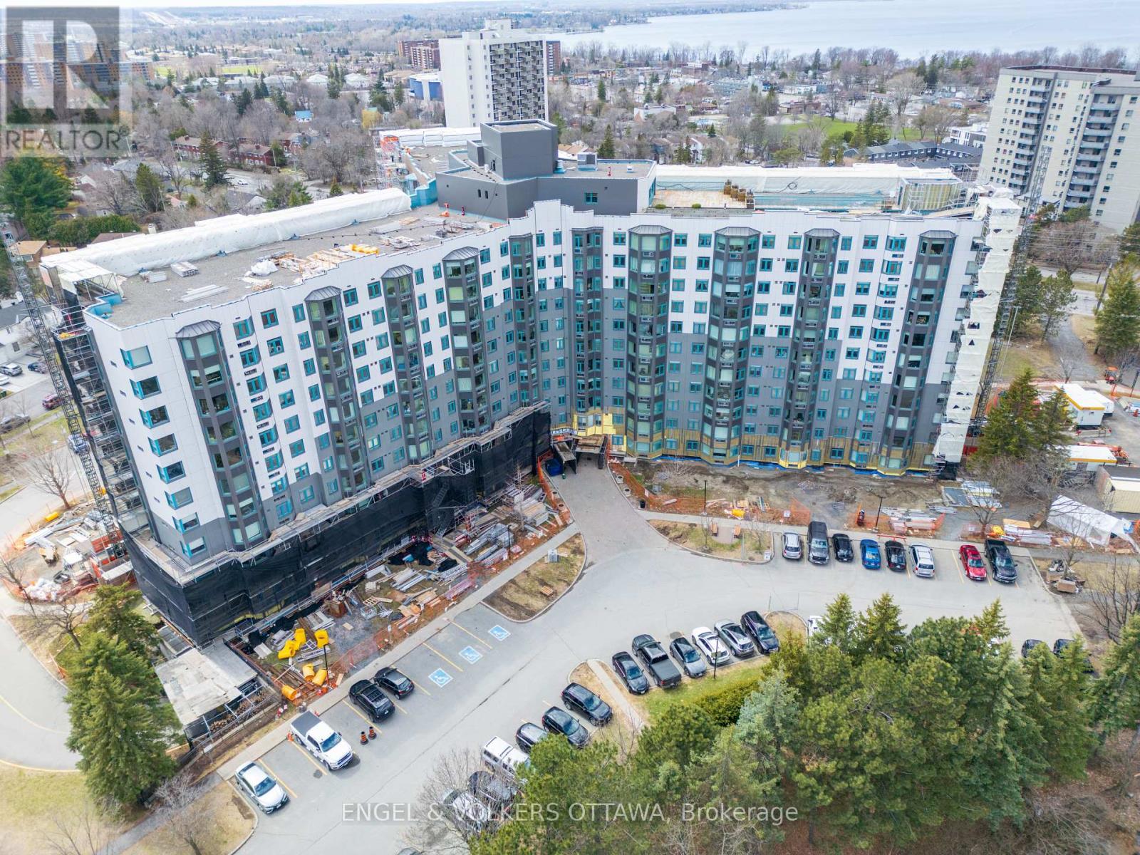 Property at 824 - 1025 GRENON AVENUE image 2