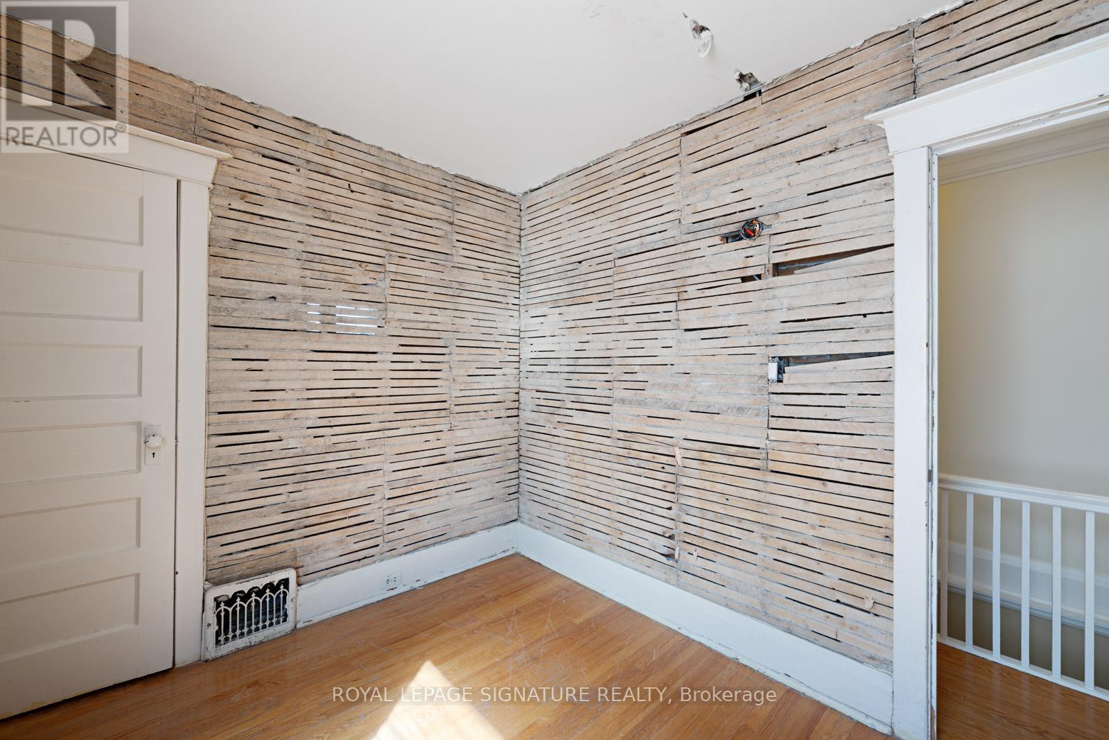 99 Kent Road, Toronto (Greenwood-Coxwell), Ontario  M4L 2X5 - Photo 28 - E12102323