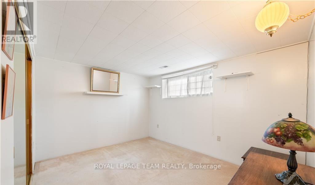 25 Saginaw Crescent, Ottawa, Ontario  K2E 6Y8 - Photo 20 - X12103485