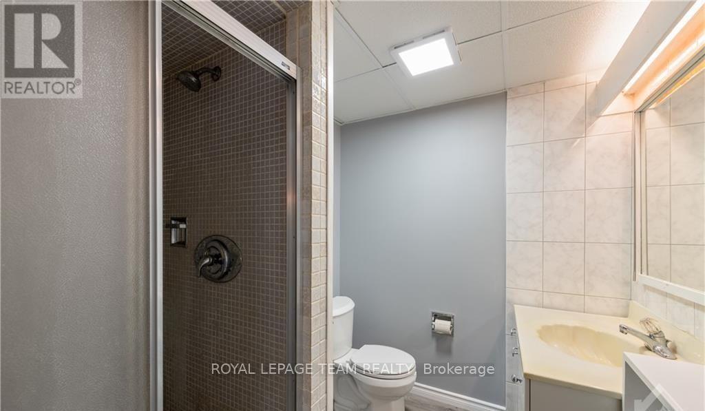 25 Saginaw Crescent, Ottawa, Ontario  K2E 6Y8 - Photo 21 - X12103485
