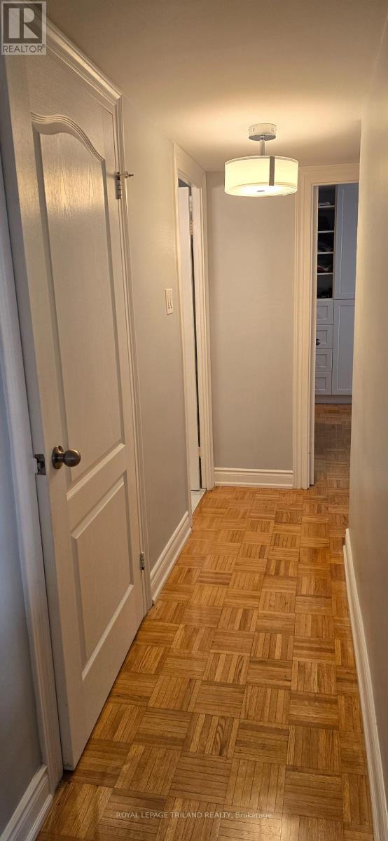 405 - 44 Longbourne Drive, Toronto, Ontario M9R 2M7 - Photo 12 - W12099395