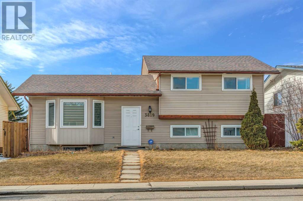 Property at 3819 49 Street NE image 1
