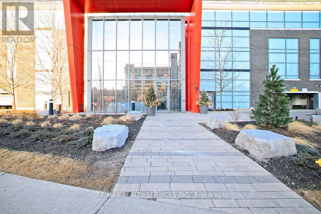 Property at 1021 - 15 JAMES FINLAY WAY image 5