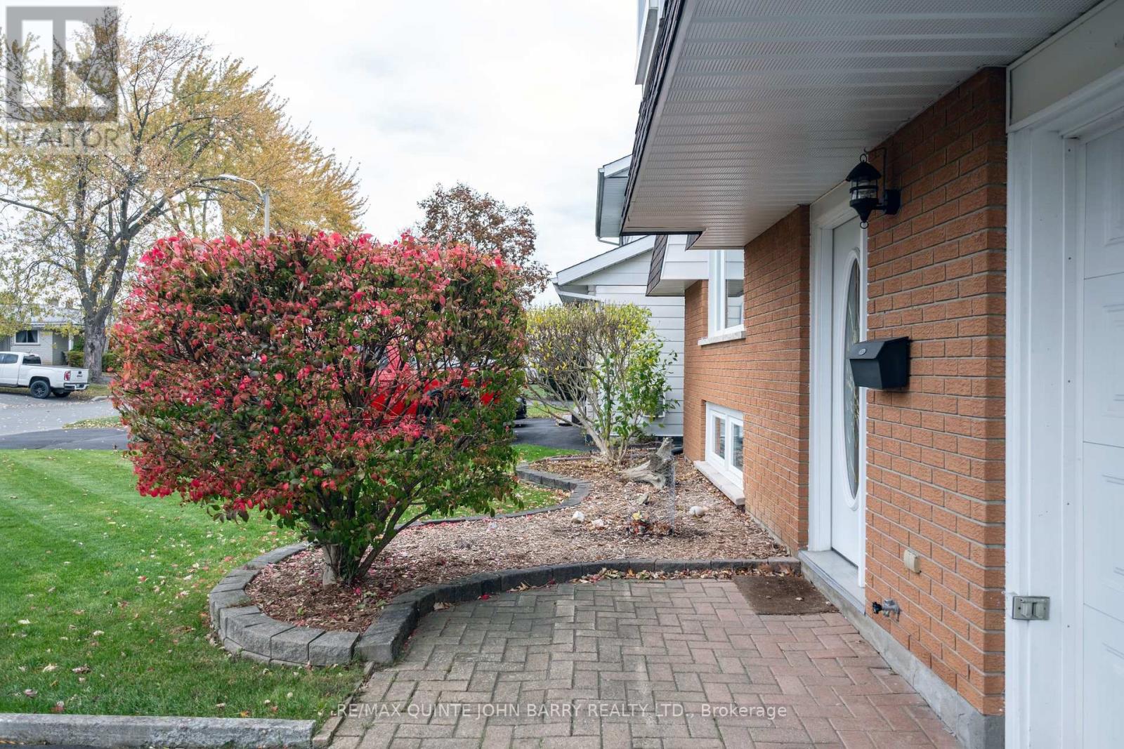 Property at 268 MCGILL STREET image 4