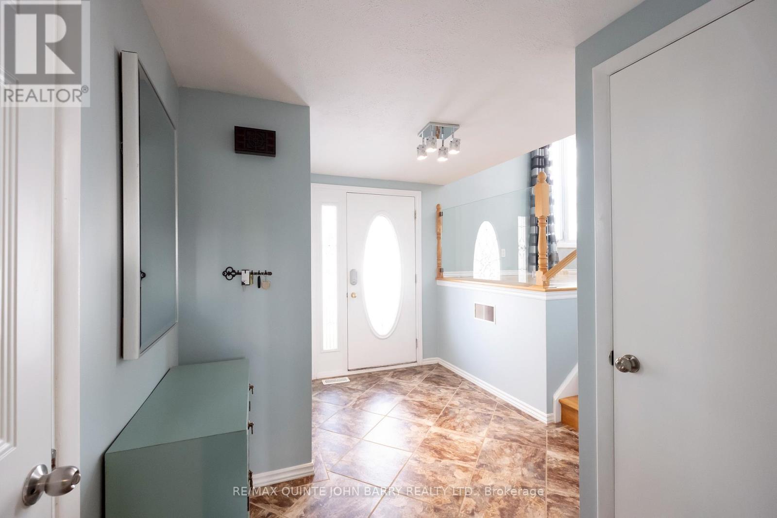 Property at 268 MCGILL STREET image 5