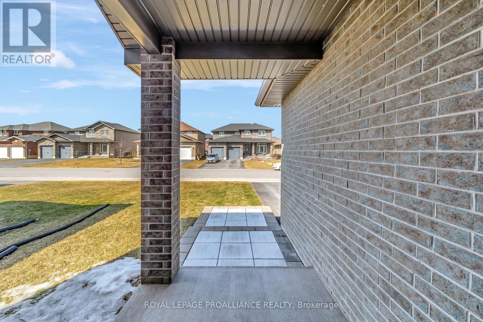Property at 64 CREWS CRESCENT image 4